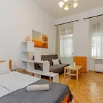 A57 Downtown Cosy Apartment