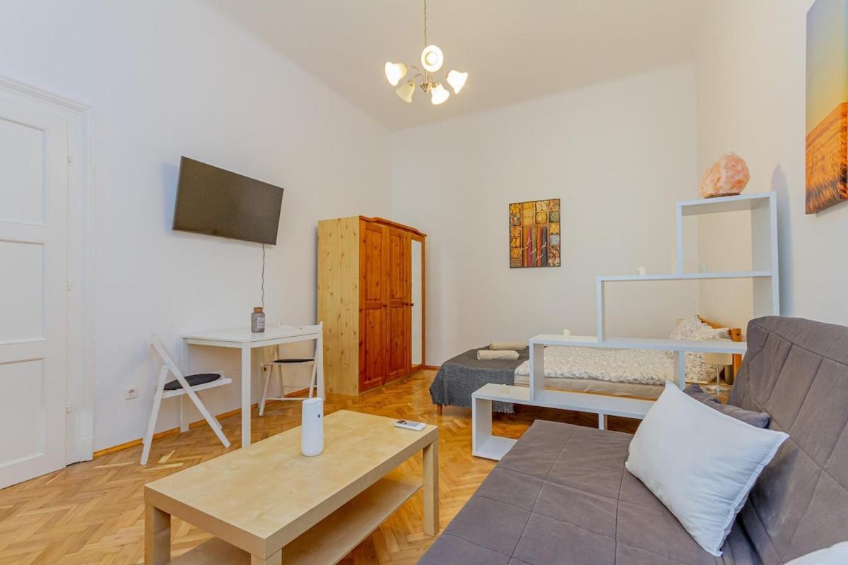 A57 Downtown Cosy